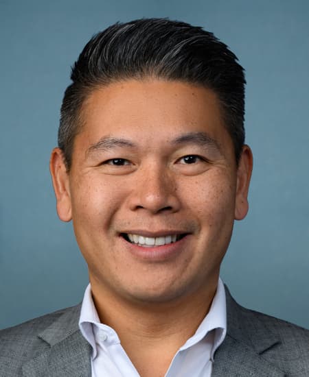 Derek Tran portrait